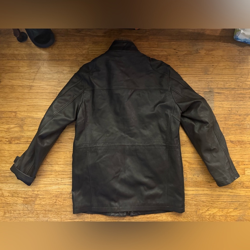 Danier Black Leather Field Jacket with Brown Shearling Collar - Picture 4 of 14